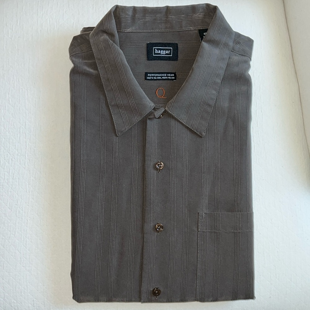 Short Sleeve Performance Shirt by Hagar • Soft Fabric • Beautiful - Like New